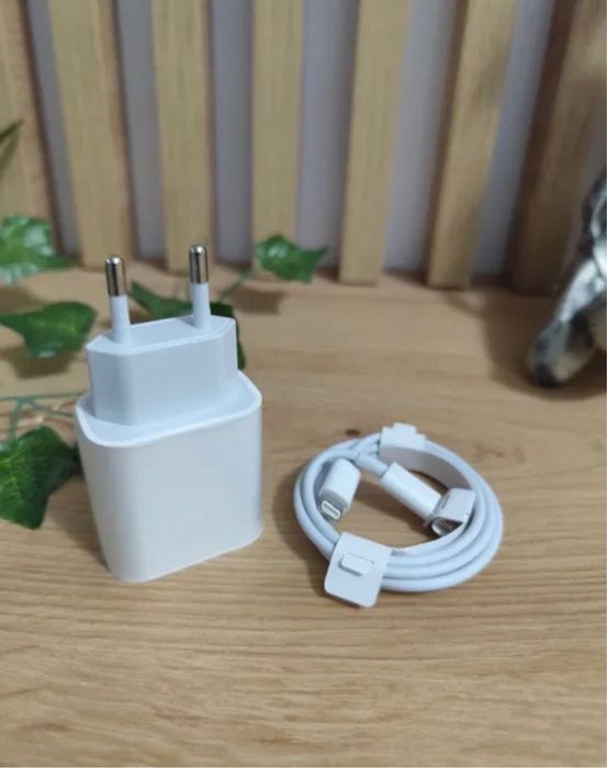 Cablu + adaptor priza Iphone