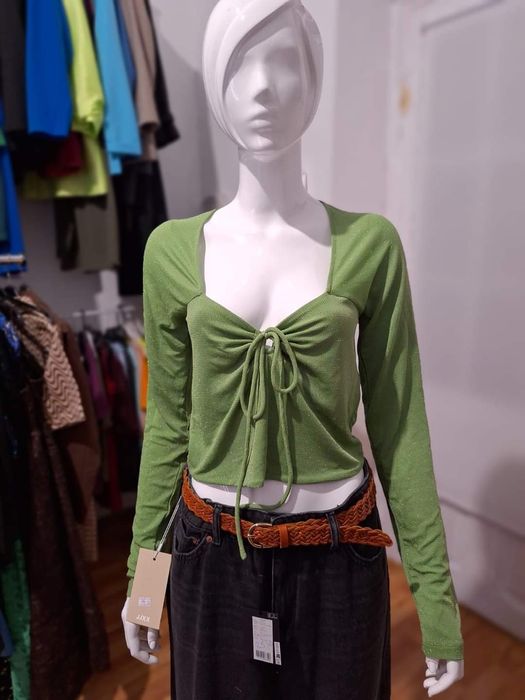 Vând haine noi cu eticheta