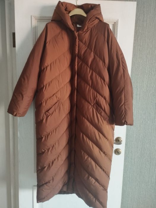 Пуховик-пальто шоколадного оттенка