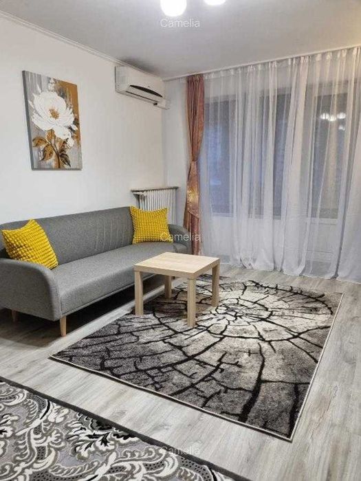 Vind apartament cu 2 camere Piata Romana, balcon 8,52m ,ideal airbnb