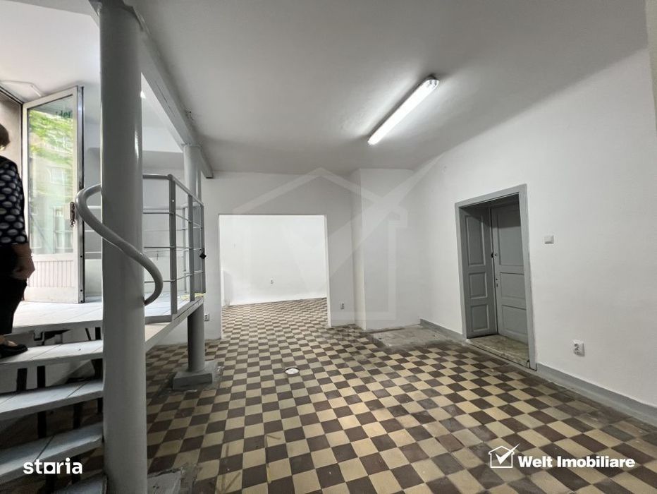 Spatiu comercial cu geamuri la str. Horea, partial demisol