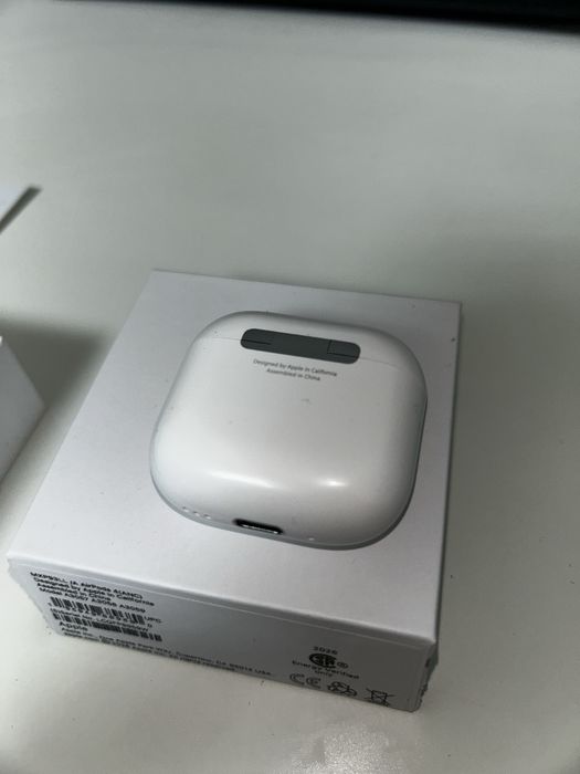 Airpods 4 ca noi