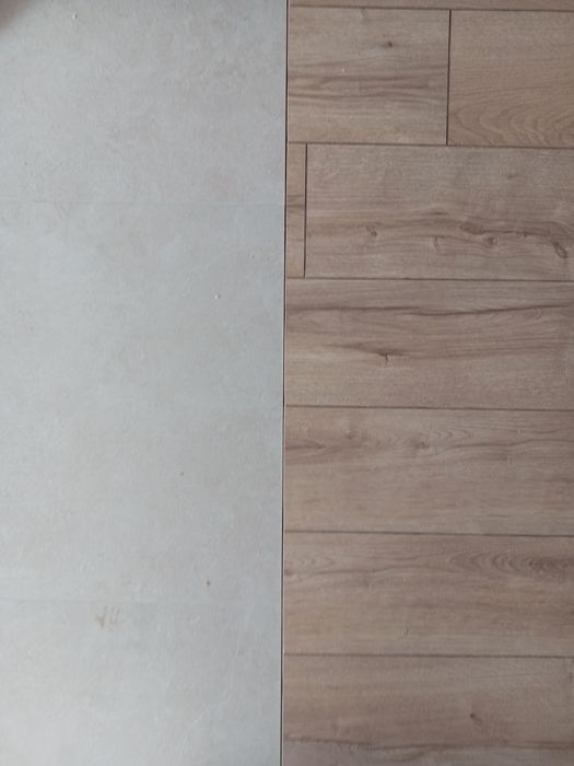 Укладка ламината, на пол и стены