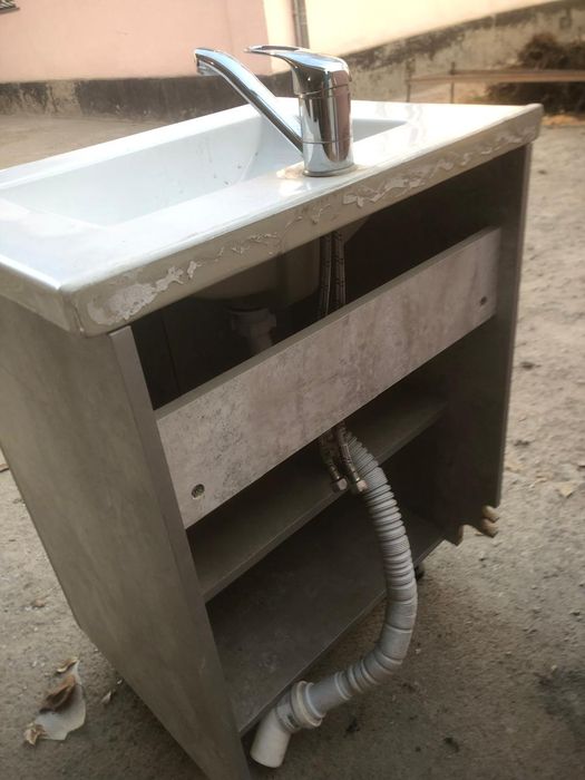 Раковина керамическая