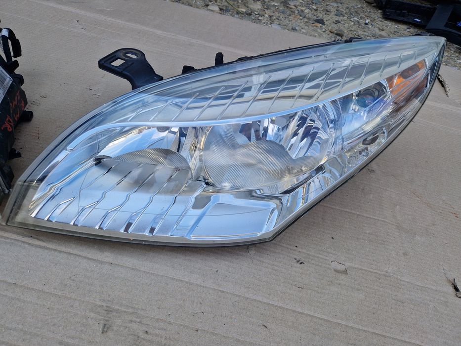 Faruri Renault Megane 3 2010