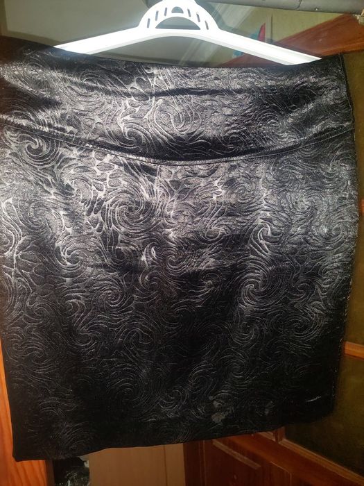 Женская юбка миди