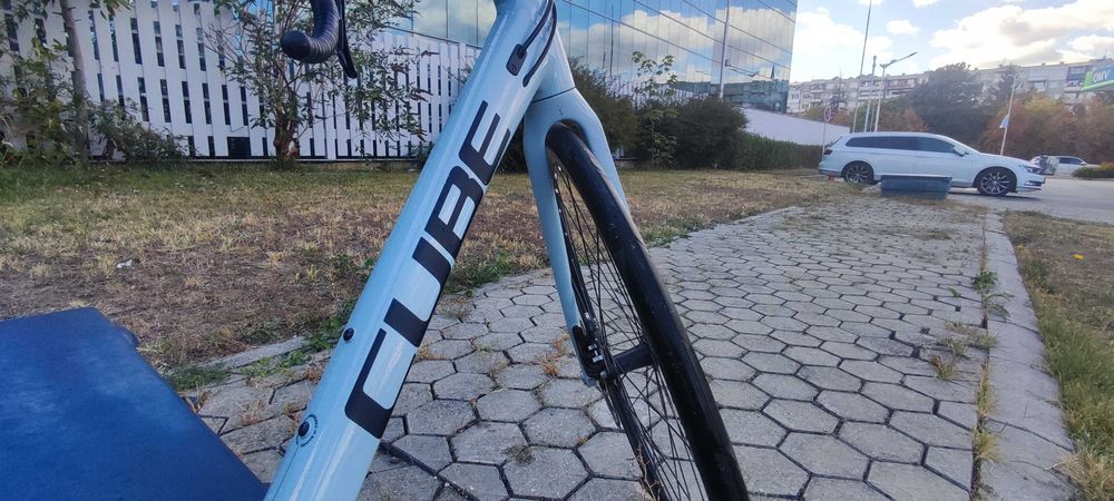 Шосеен велосипед Cube Attain Pro 28