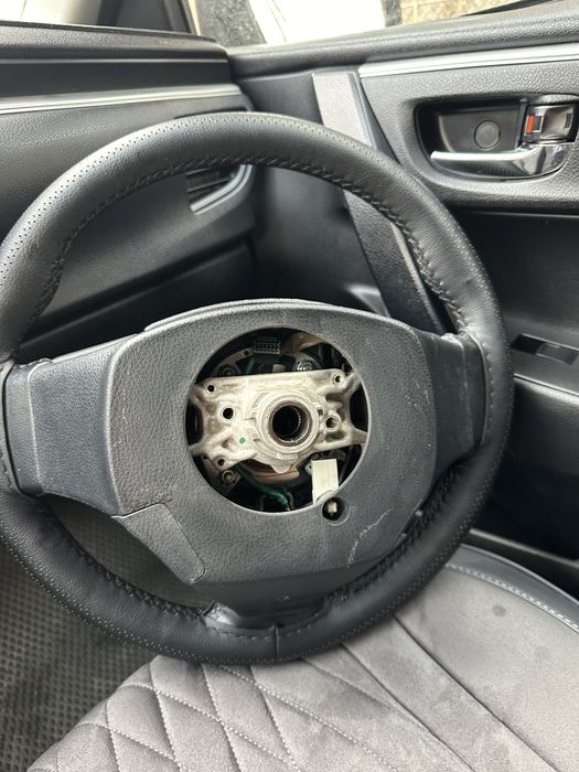 Продам руль от тойота королла