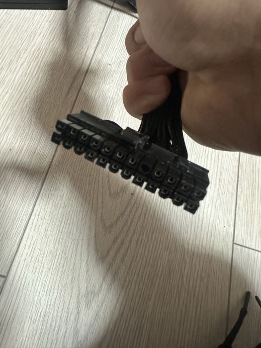 Захранване на настолен компютър