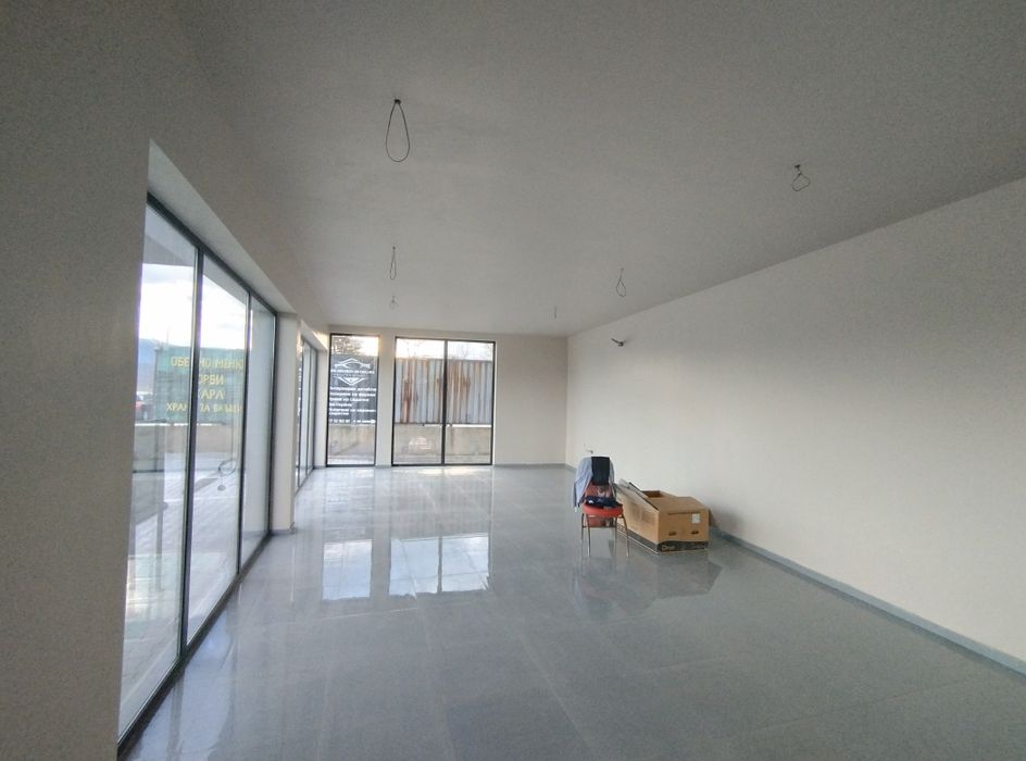 Дава се под наем Магазин в Асеновград - 88 кв.м за 698.19 € - Снимка #4