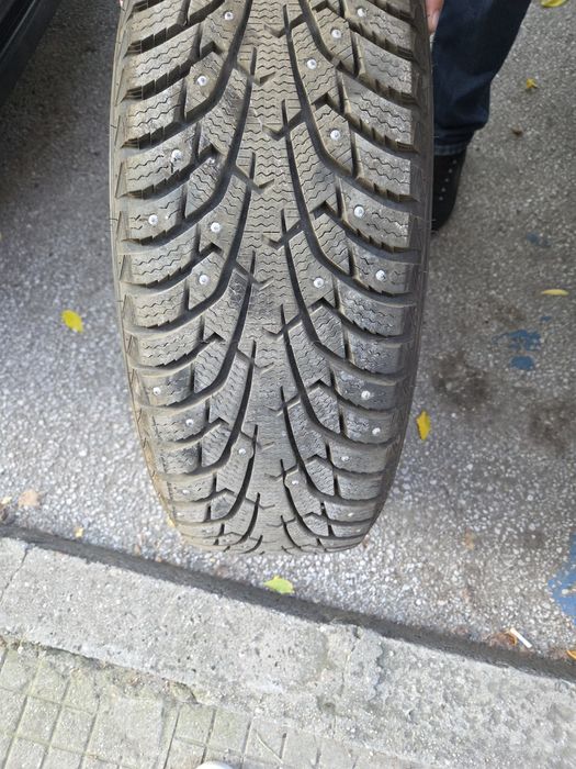Гуми със шипове 225/65 R17