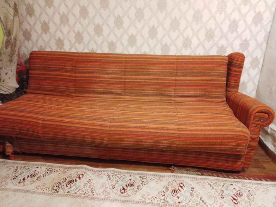 Срочно!2 раскладных дивана.