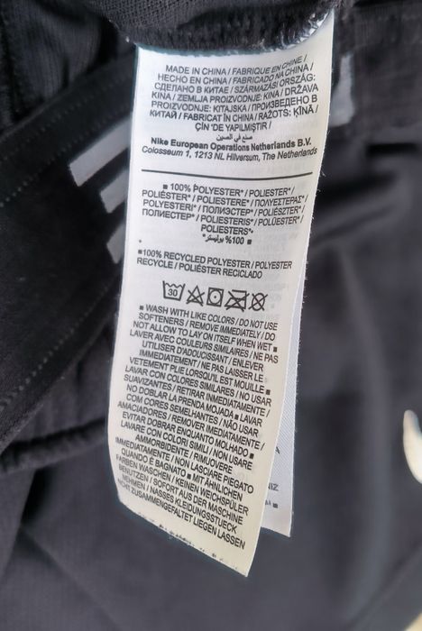 Nike къси панталони S размер