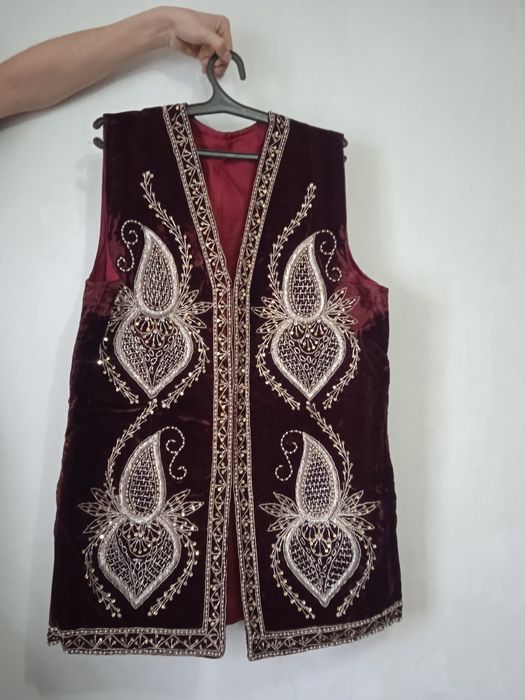 Жакет красно-бордовый