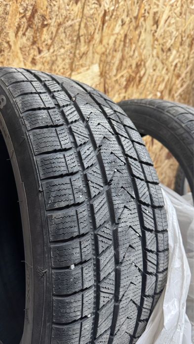 Продам шины R17 215/45