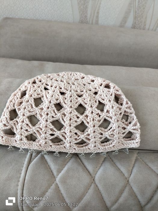 Красивые вязаные летние шапочки