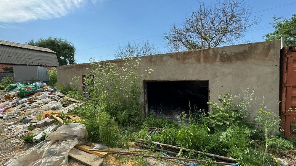 Отдаем кирпичные стены на разбор