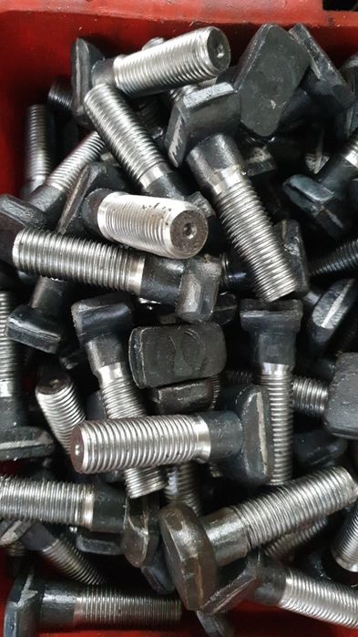 Высокопрочные болты, гайки и метизы
