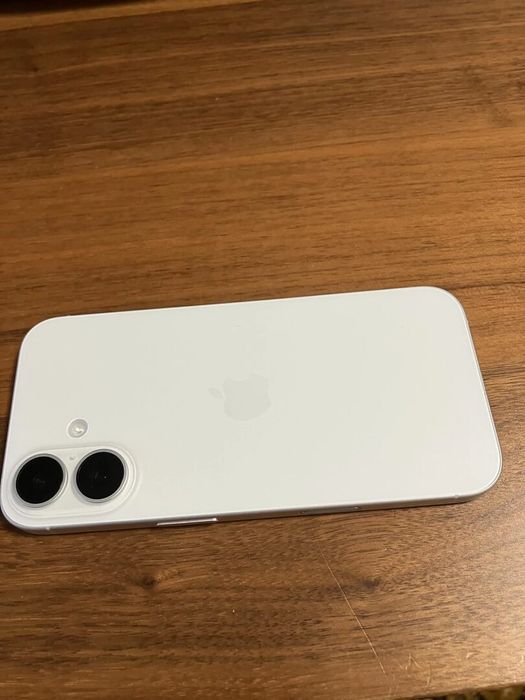 Продам Iphone 16