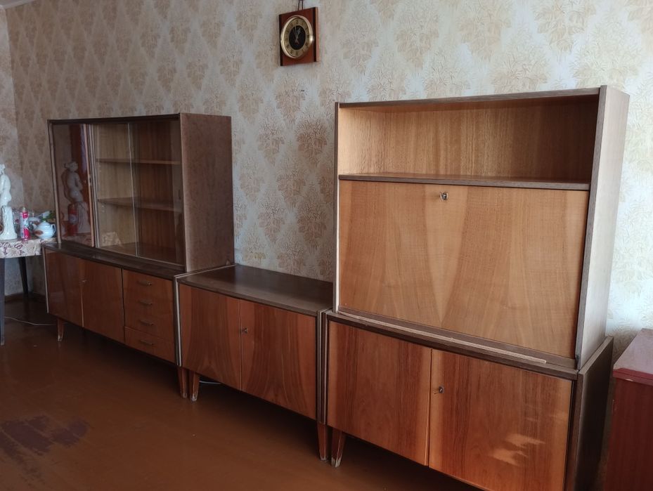 Стенка из трёх шкафов