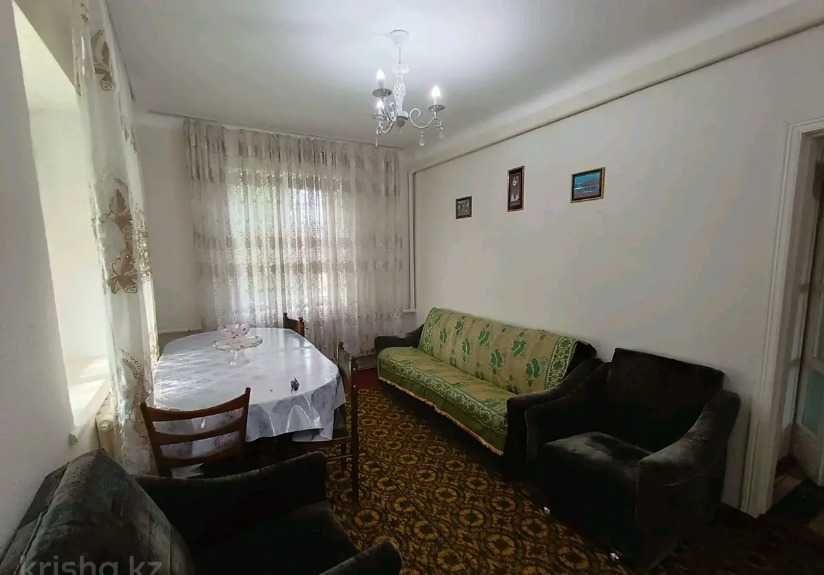 Дом немецкой постройки в городе Текели