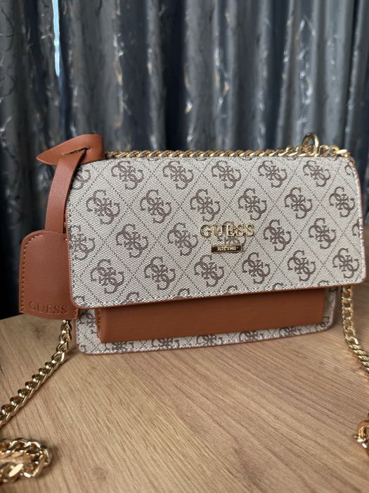 Geanta Guess crem