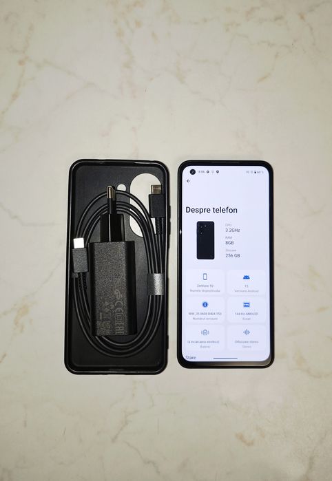 Vând Asus ZenFone 10