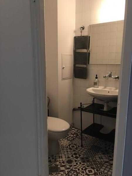 Дава се под наем Двустаен апартамент в Бургас, Център - 65 кв.м за 459 € - Снимка #6