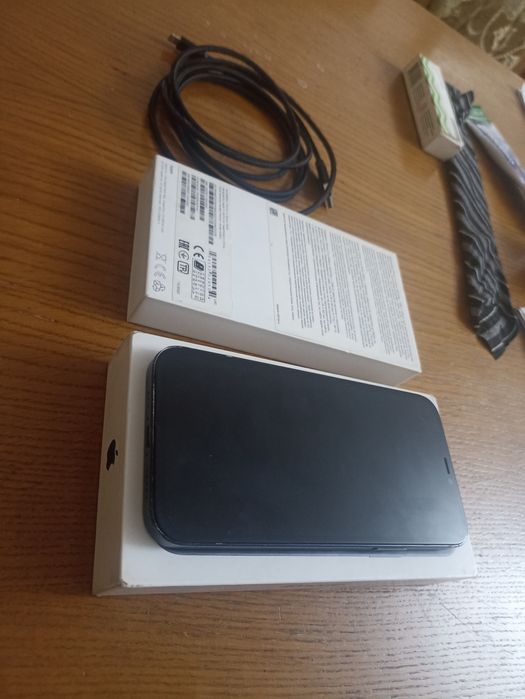 iPhone 12 64 GB Black