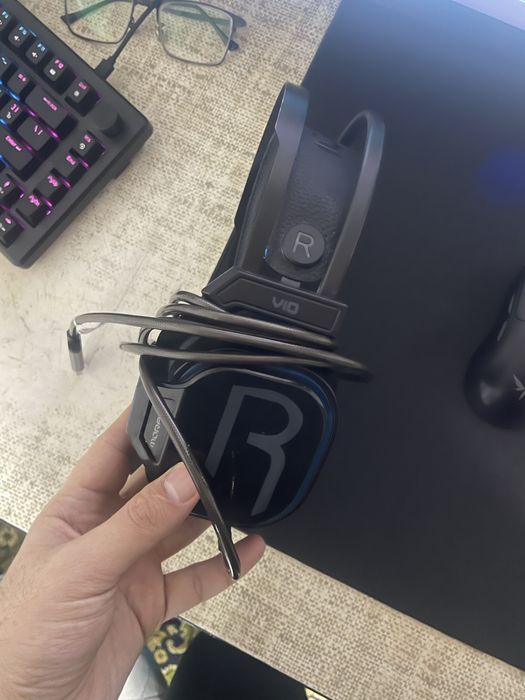 Продаю мышьку монитор наушник