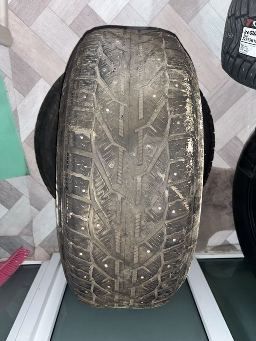 Зимняя резина 215/55 R17