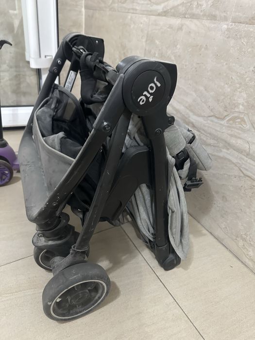 Коляска прогулочная joye