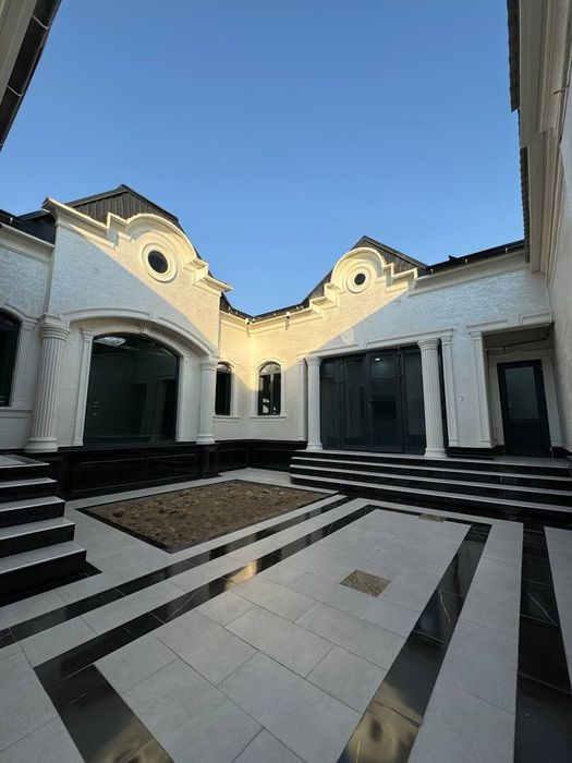 Yevro hovli sotiladi 2025