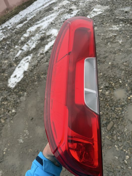 Stop Tripla Lampa Stanga Spate Fiat Doblo 2 Originala cu soclu!