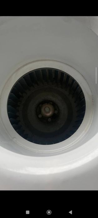 Промышленный гладильный стол с утюгом