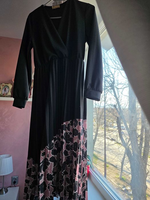 Черна стилна рокля