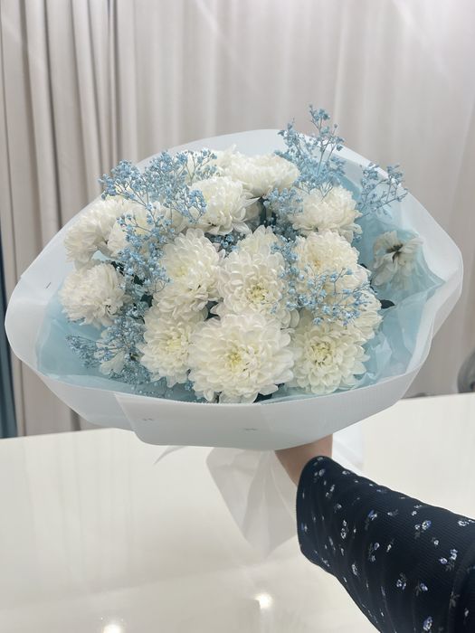 Цветы букет. Бүгін келген әдемі гүлдер