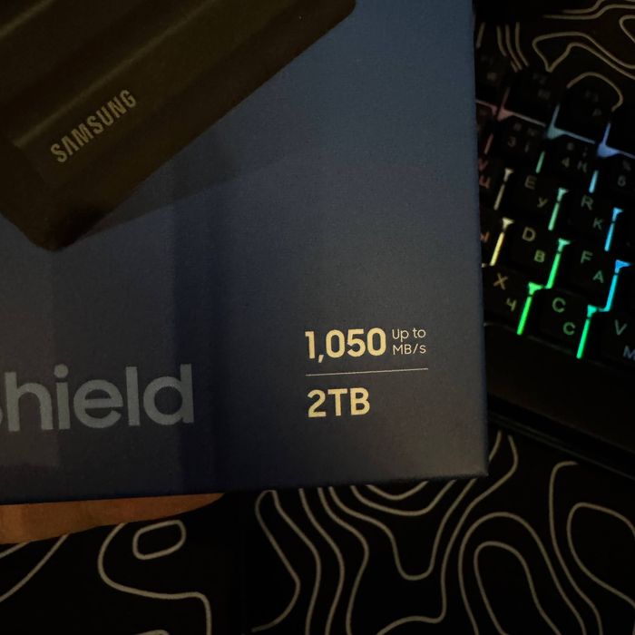 Samsung T7 Shield 2TB внешний SSD