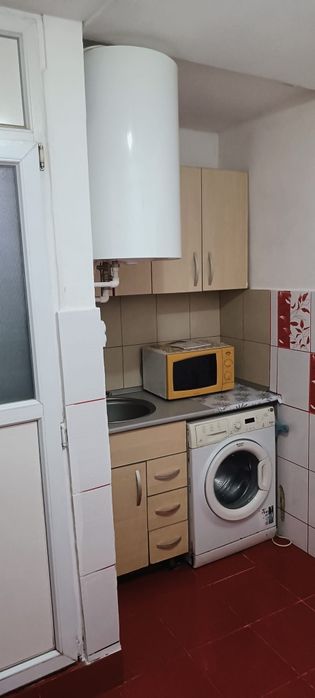 Închiriez cameră de cămin