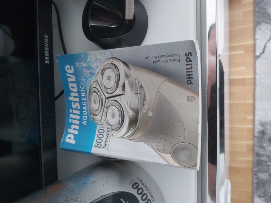 Електрическа самобръсначка Philips Aquagenic Sensotec 8000 series