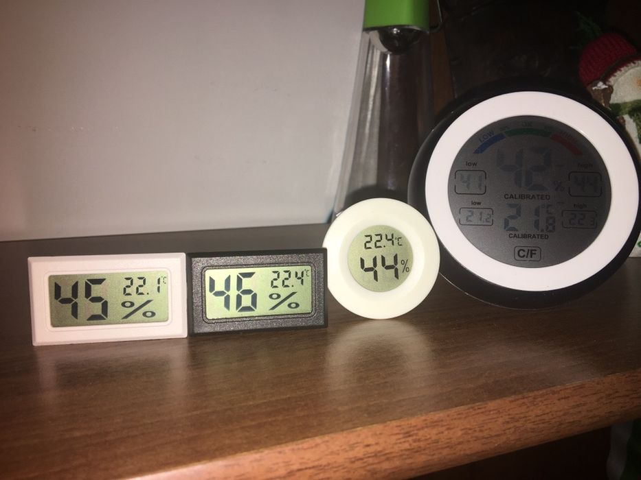 Комбинирани уреди - Барометър, термометър и хигрометър, хигрометър.