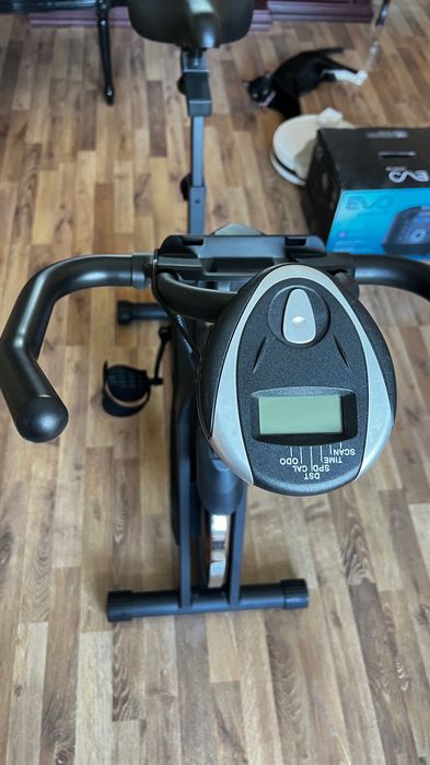 Велотренажер Genau Spin Bike W101 — в отличном состоянии