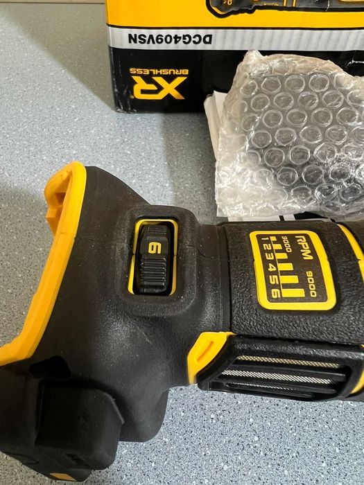Dewalt DCG409VSN с регулировкой оборотов