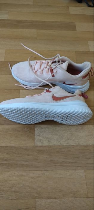Дамски маратонки Nike