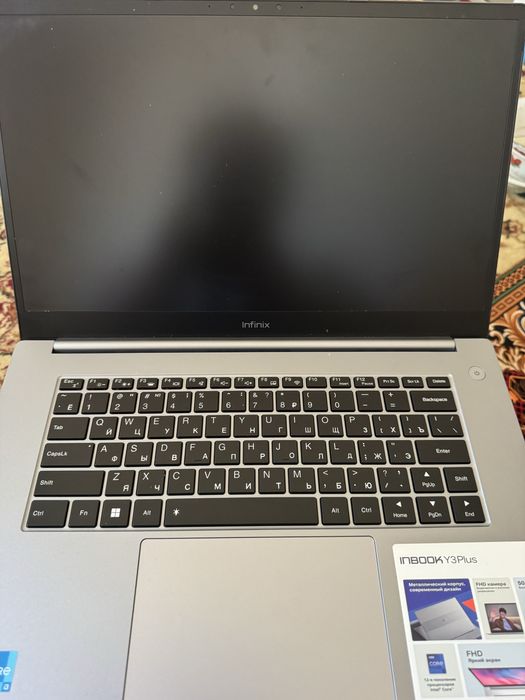 Nootebook infinix Y3plus 2025