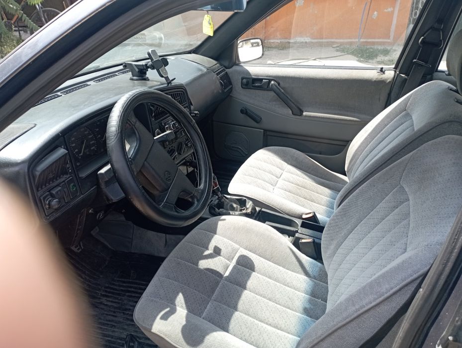 Продам машину на ходу без торга