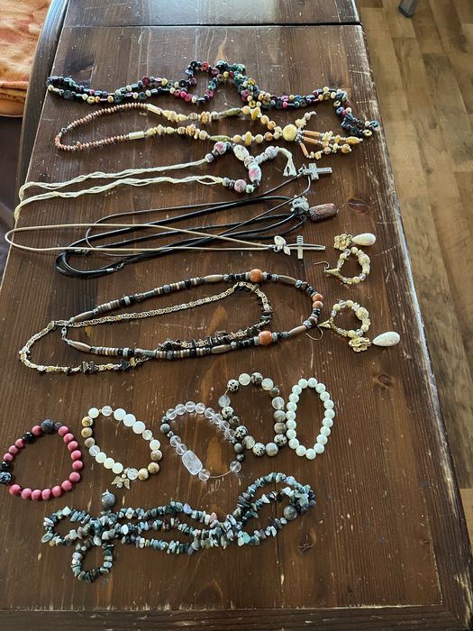 Продавам лечебно магнитни бижута 15лв.