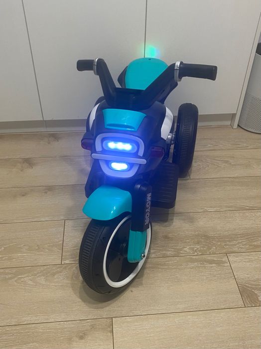 Motocicleta Electrica Pentru Copii, Muzica Si Lumini, 2 Motoare, Negru/Verde, 12V - 216PS Performanta – 2 motoare, baterie 12V
