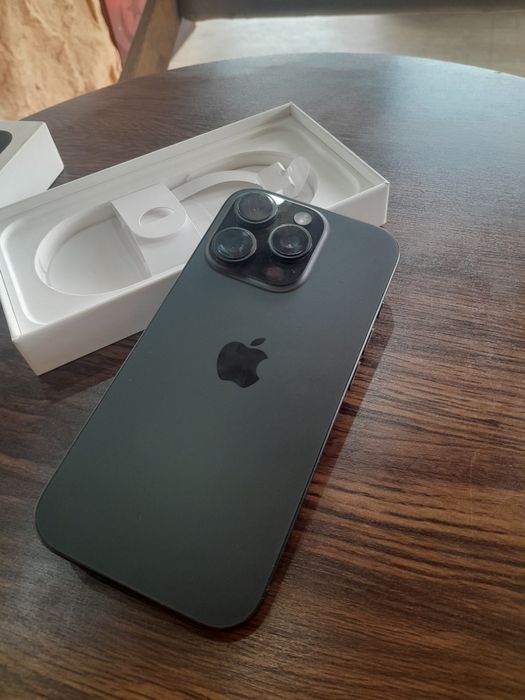 Продам iPhone 16 pro 128gb.