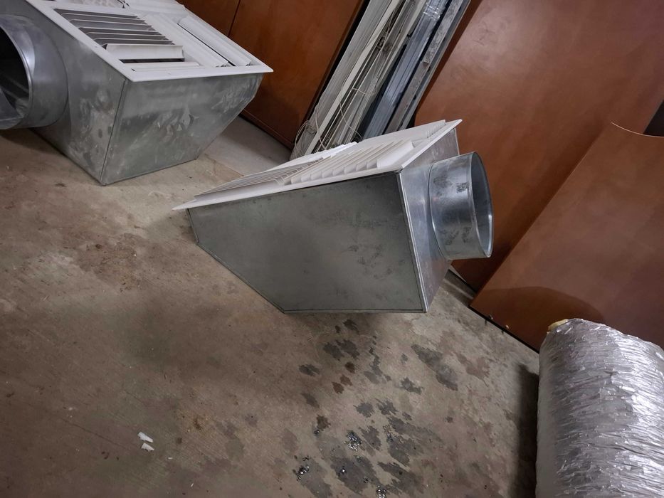 Кутия вентилационна с капак за климотизация